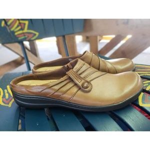 Cute Earth Spirt Slip Ons!!